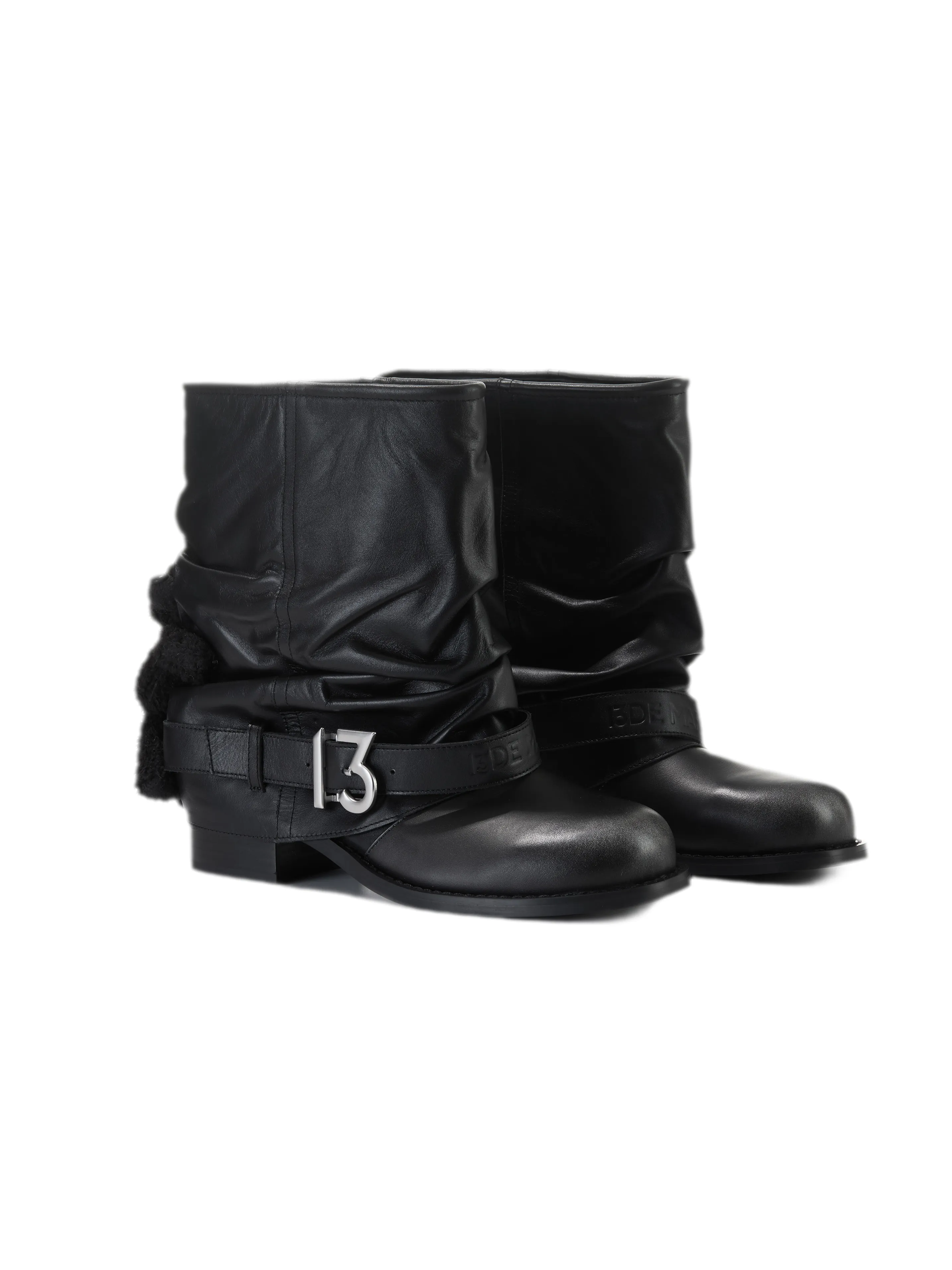 Panduan memadukan sepatu ankle boots untuk gaya fashion musim dingin