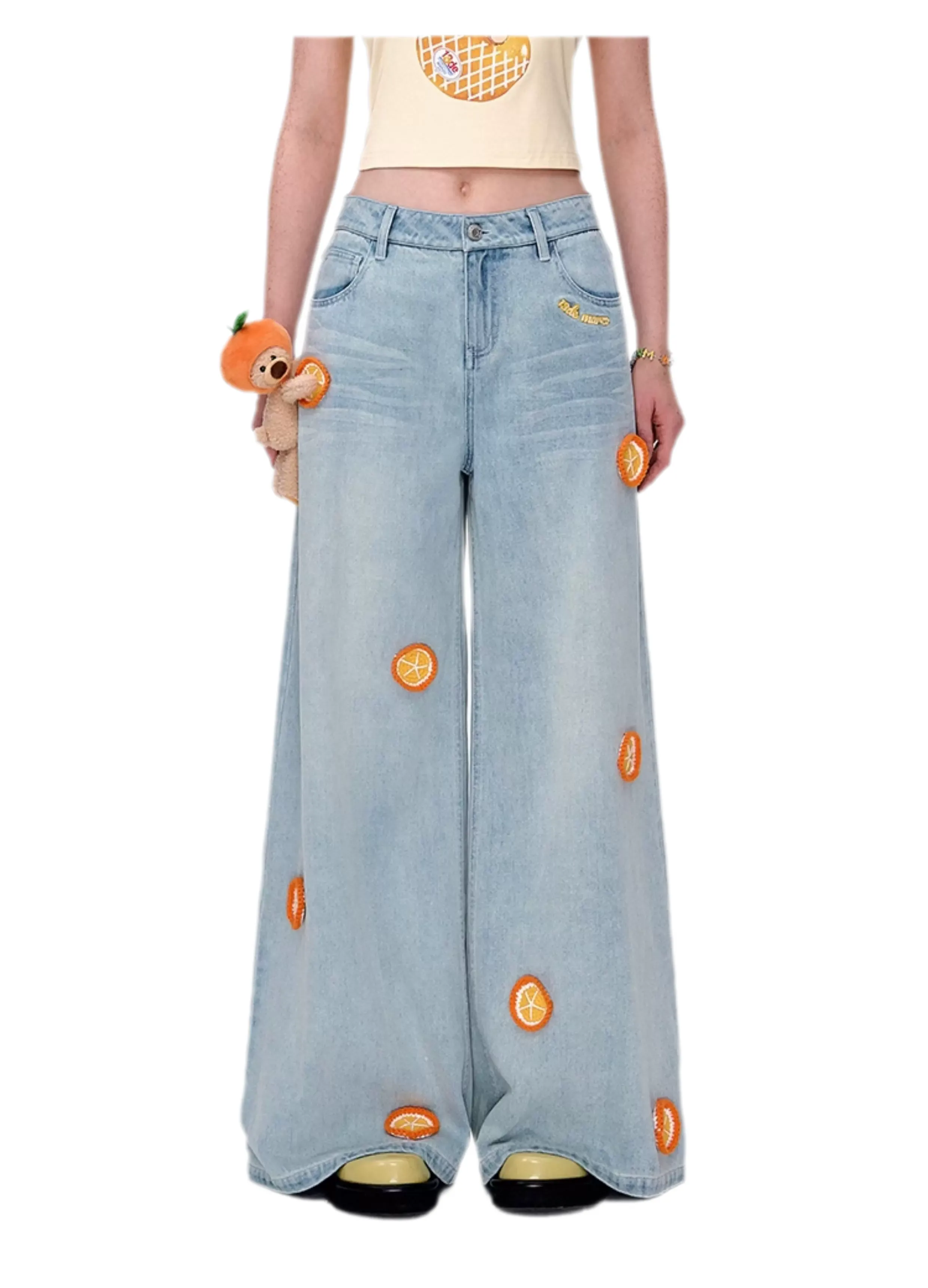 Celana denim wide-leg bordir buah dari VIP SLOT ONLINE