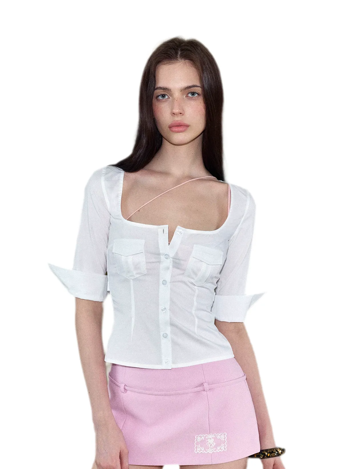 Vintage Square Neck Slim Fit Shirt dari VIP SLOT ONLINE dalam balutan warna putih dan pink yang elegan