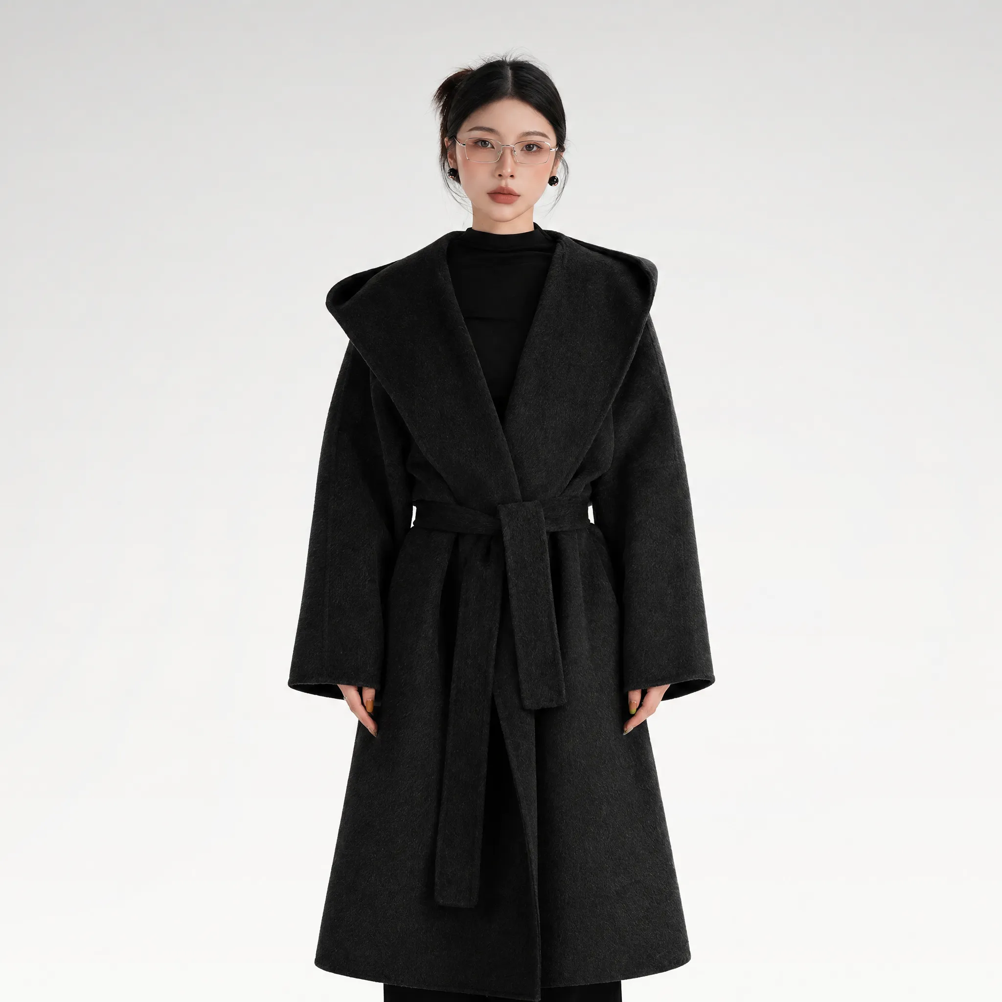 WINGSLOT77 Hand-Sewn Shawl Collar Coat warna Carbon Black gaya minimalis